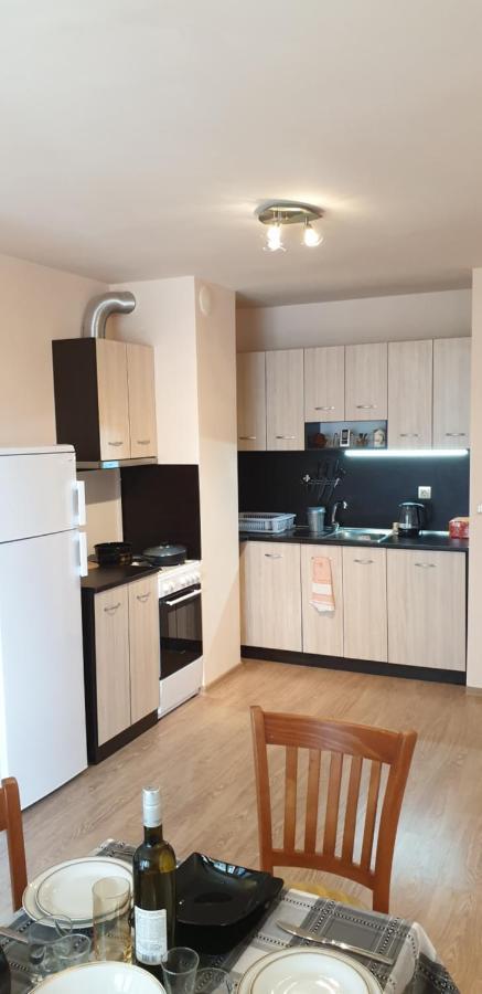 Family Holiday Apartments Breez 1 Várna Kültér fotó