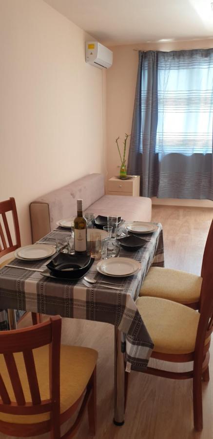 Family Holiday Apartments Breez 1 Várna Kültér fotó
